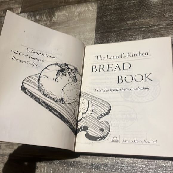 VTG 1984 bread book • a guide to whole-grain breadmaking - Picture 3 of 16